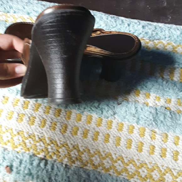 Heels - Picture 4 of 4